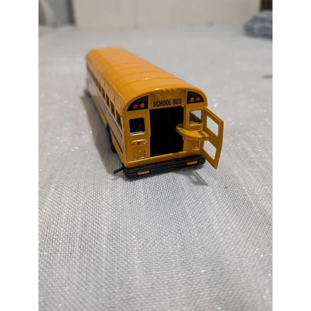 Yellow School Bus 8.5
